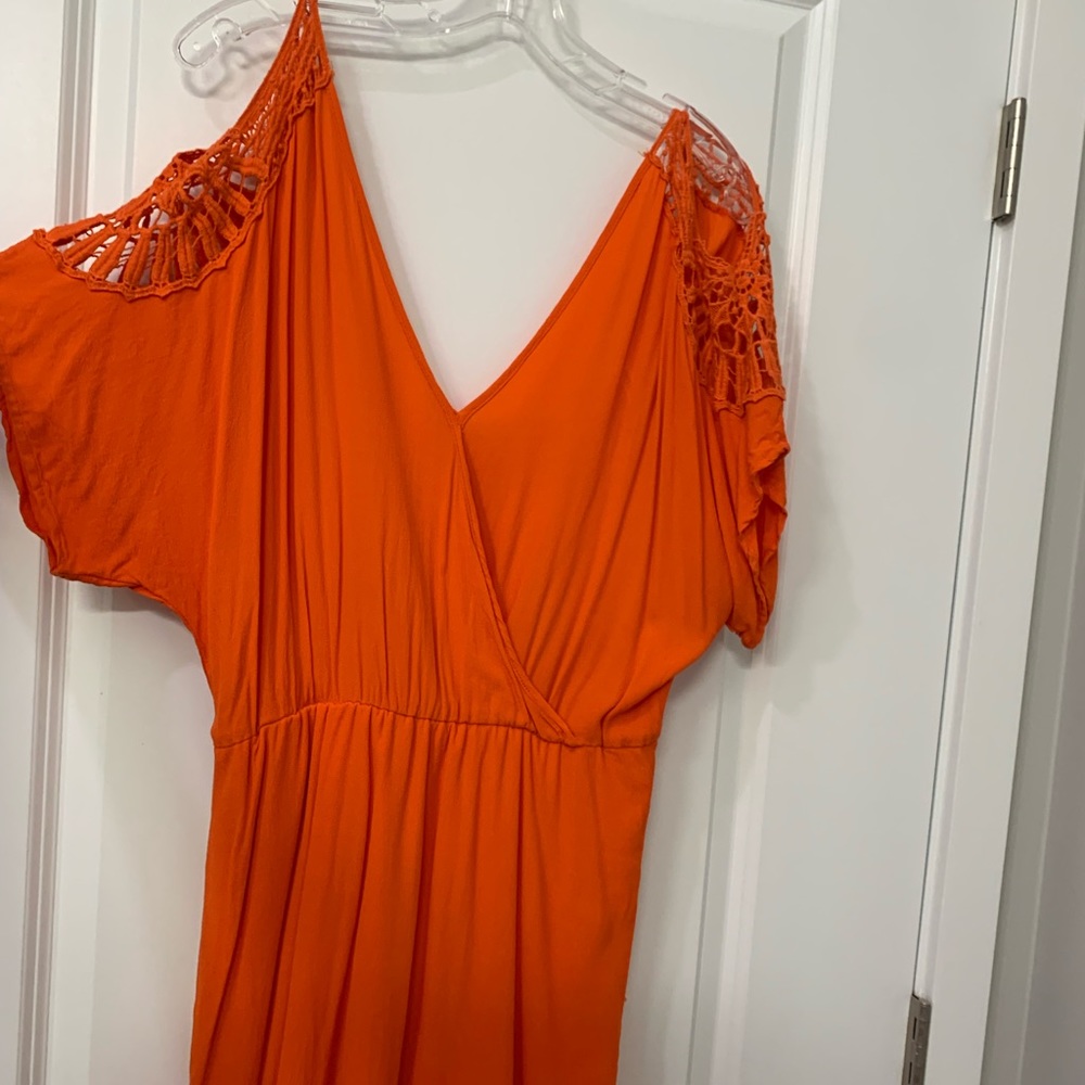 Peppermint knee-length lace dress with should cut outs